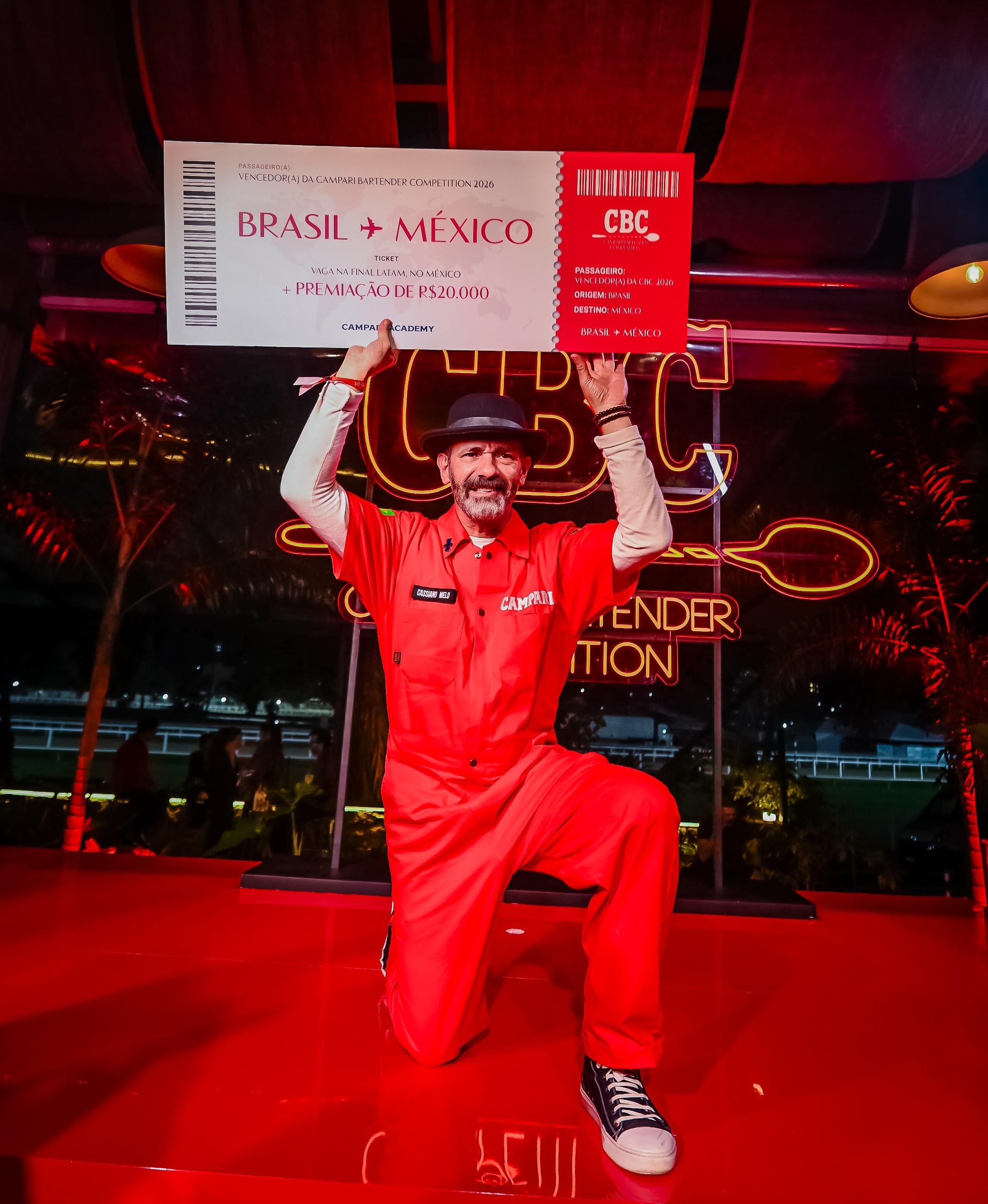 Carioca Cassiano Melo, do Spirit Copa Bar,  vence  Campari B