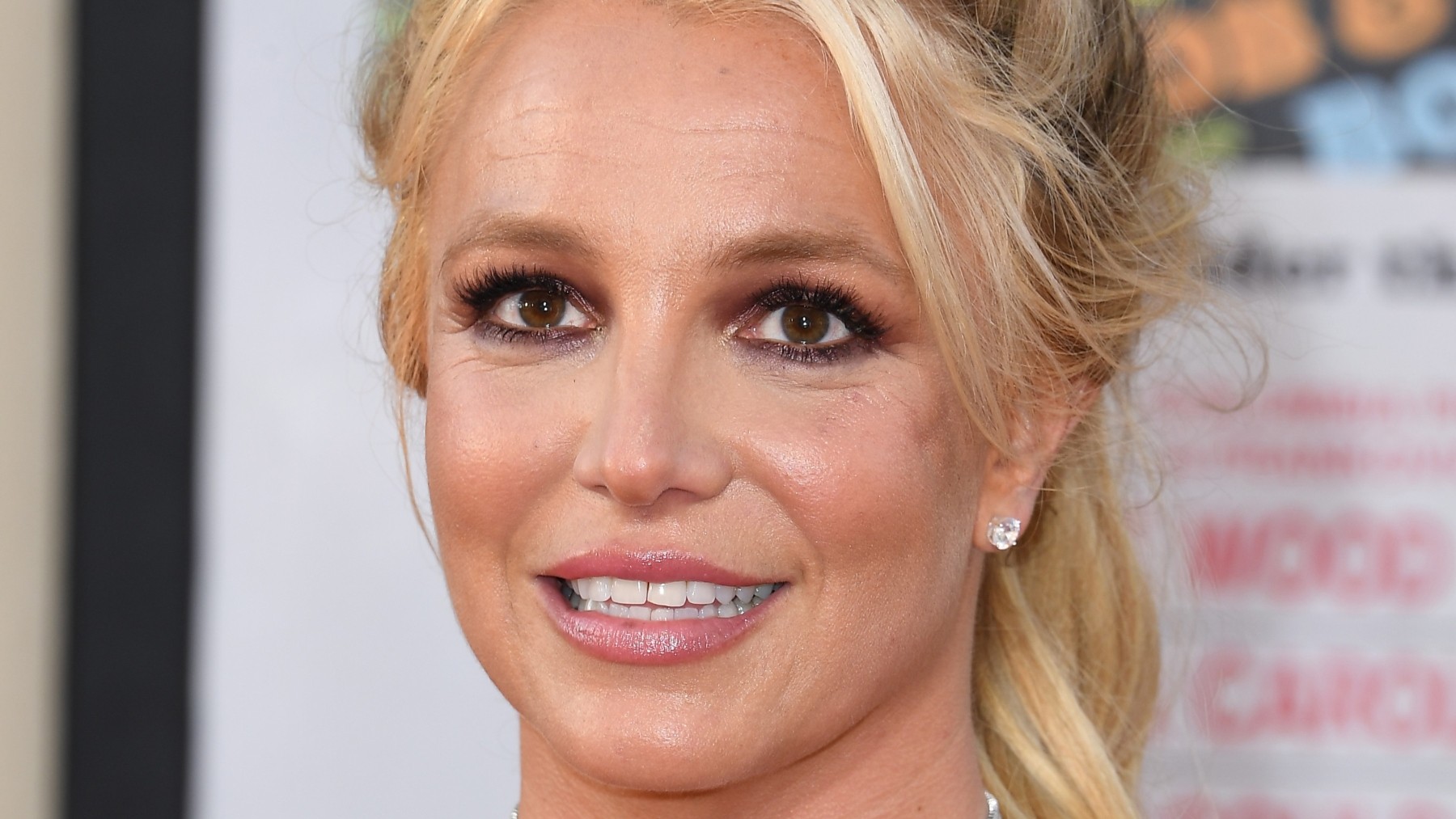 Britney Spears aparece algemada em vídeo inédito de prisão por dirigir alcoolizada