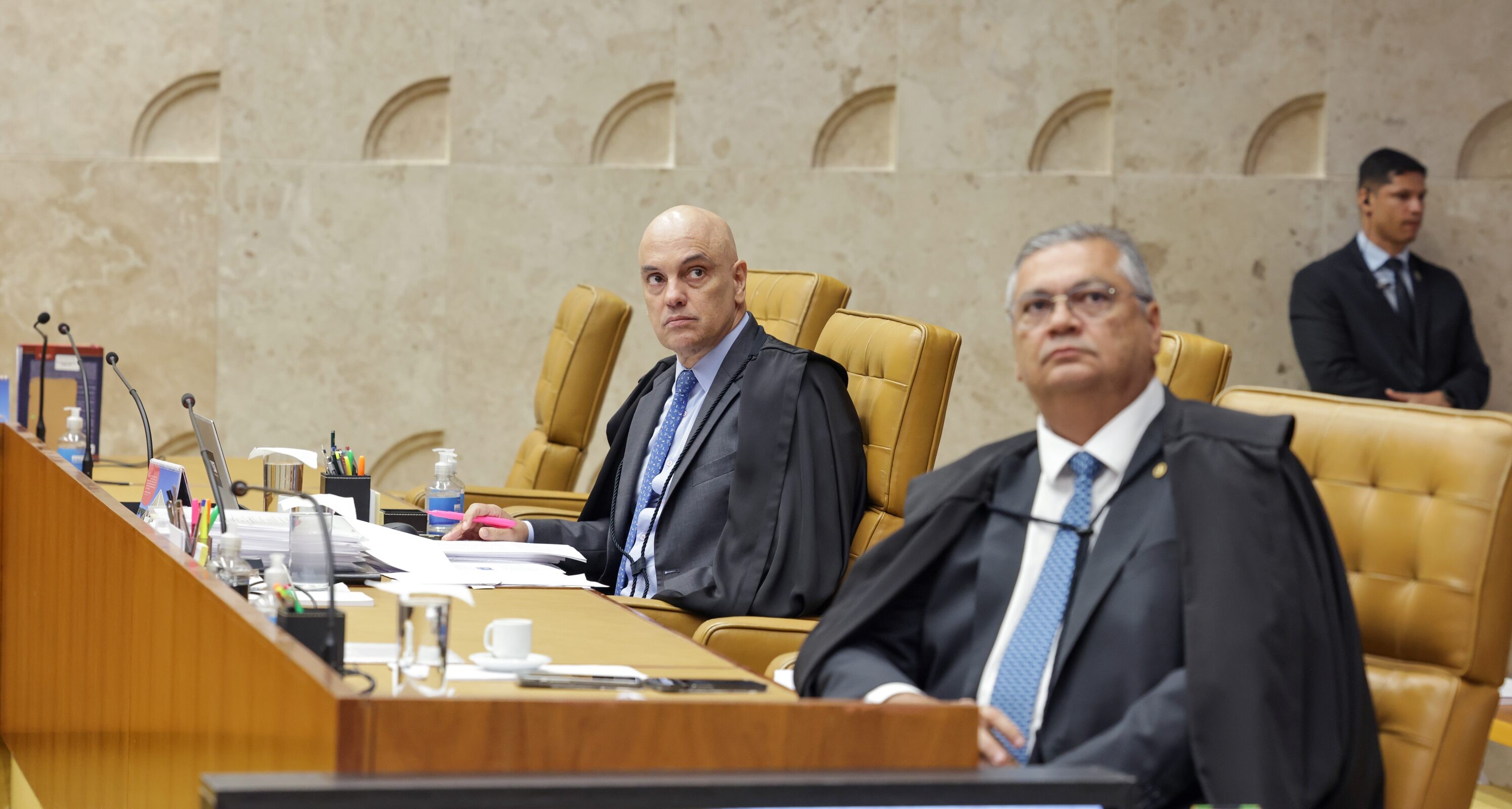 Debate no STF sobre diploma em jornalismo é tentativa de desviar o foco de arbitrariedades - QTU Questões do Universo