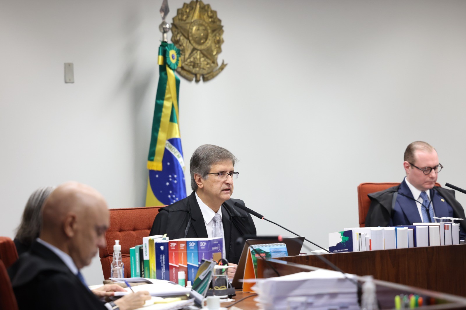 PGR deve se manifestar para manter prisão domiciliar de Bolsonaro