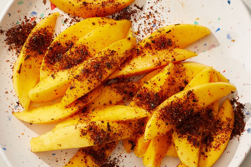 Manga com limão e pimenta. (Christopher Simpson/The New York Times) — Foto: Christopher Simpson/The New York Times