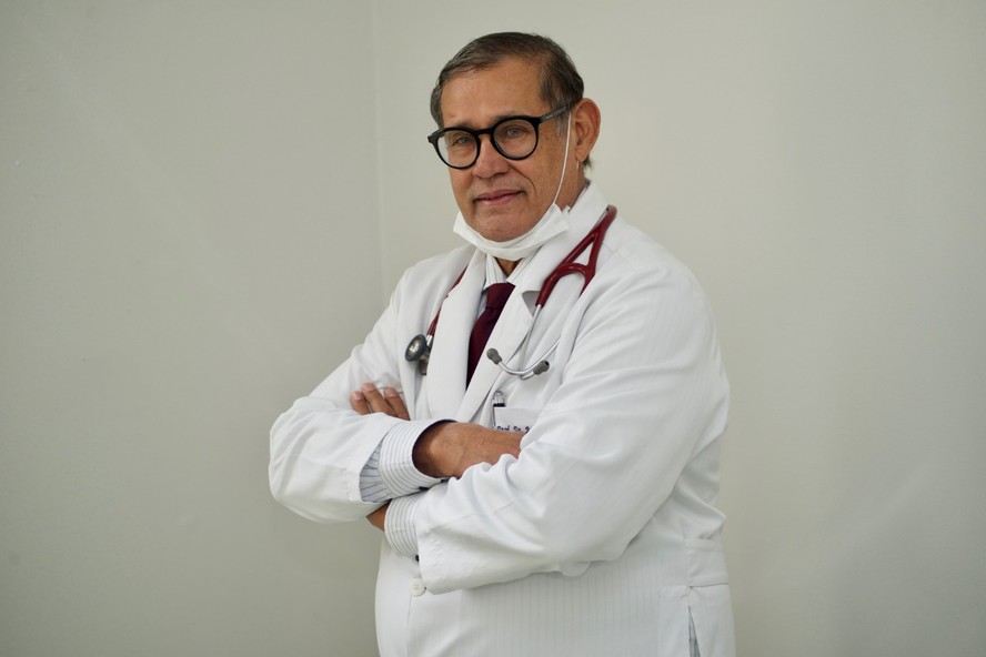 Infectologista e pesquisador-chefe do Senai Cimatec, Roberto Badaró, que lidera a pesquisa da vacina contra a Covid-19.