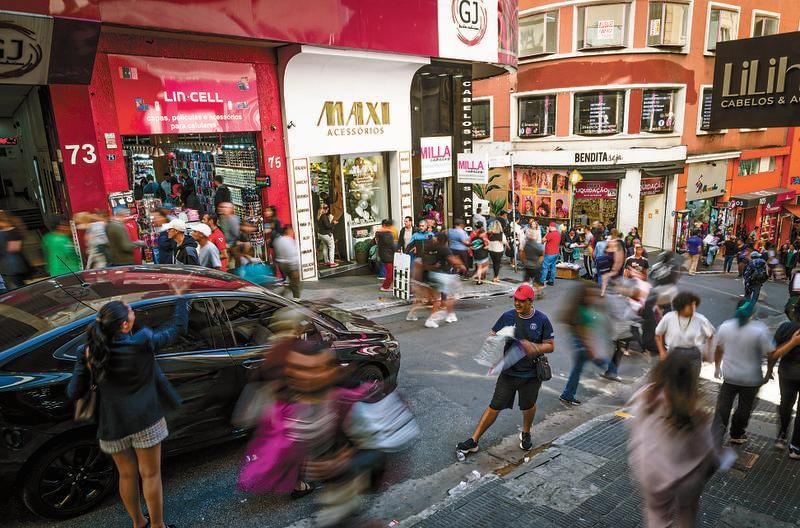 Fim da escala 6x1: mudança chega antes de regras para pequenos negócios, os que mais empregam