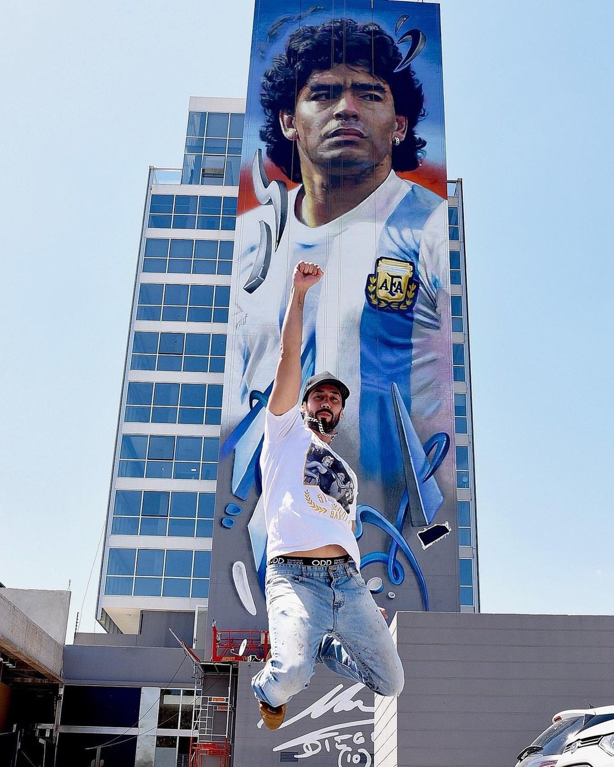 Novo mural gigante celebra o 'guerreiro' Maradona em Buenos Aires