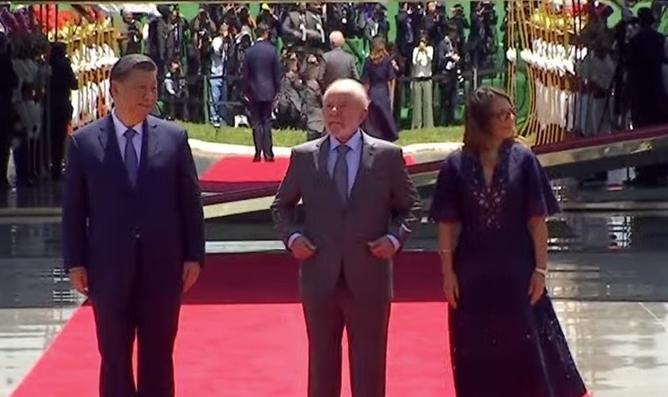 Lula recebe Xi Jinping no Palácio da Alvorada para reunião e assinatura de acordos comerciais