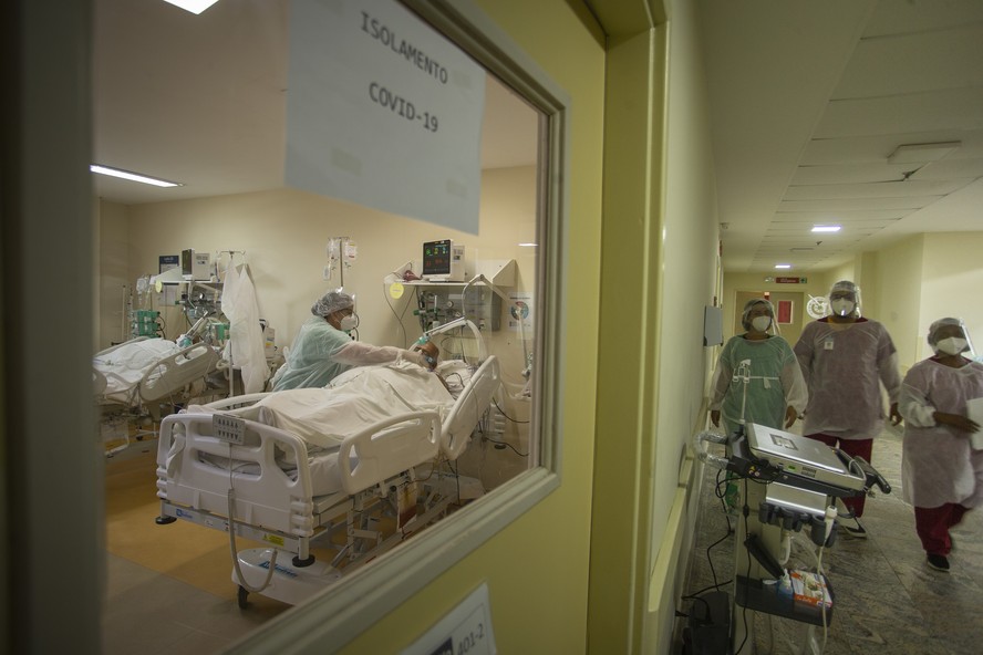 Atendimento no Hospital Municipal Ronaldo Gazolla com o aumento de casos de Covid-19 com a variante Ômicron. Agência O Globo