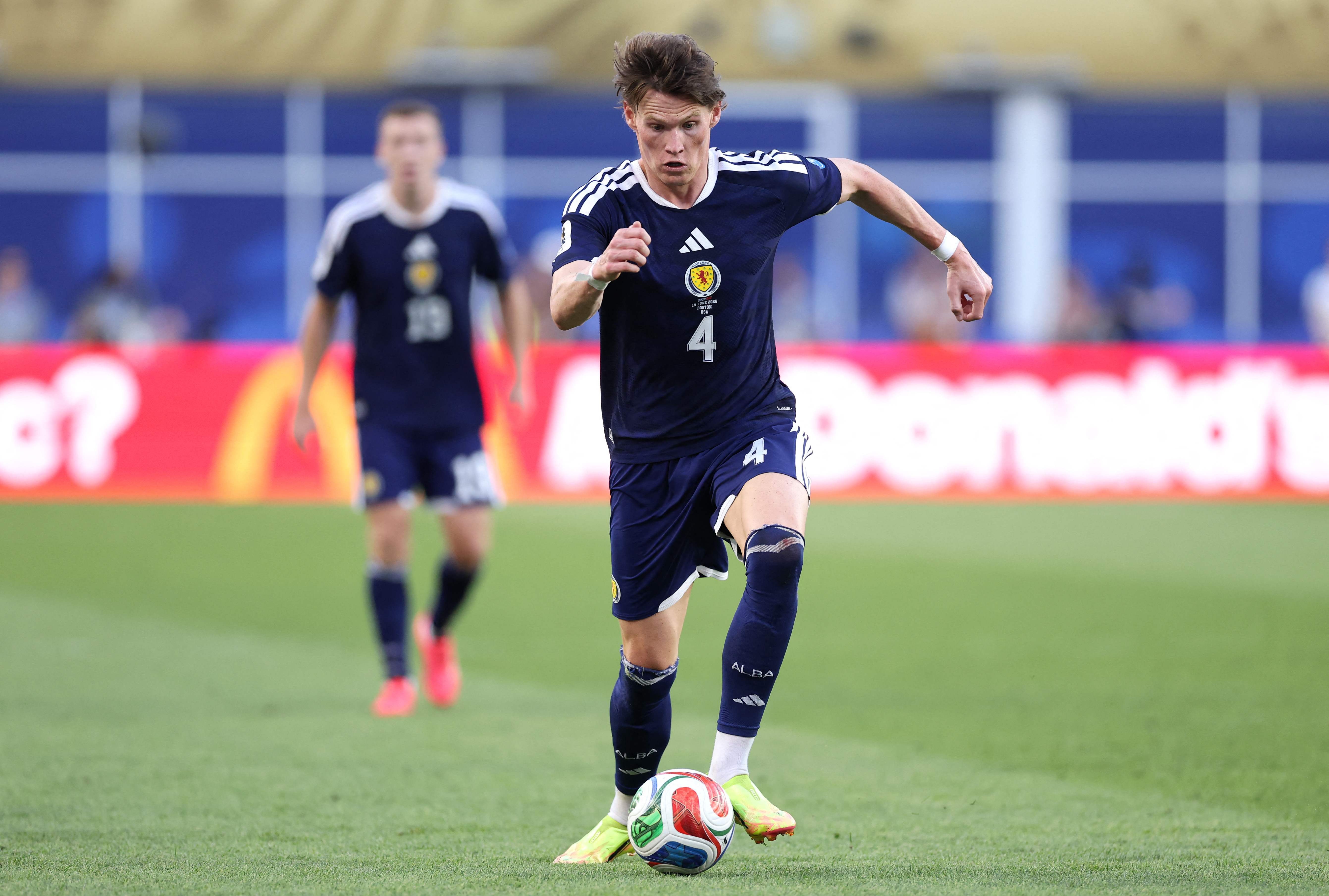 Astro do Napoli e algoz do Brasil na Copa, McTominay fará cirurgia após diagnóstico de arritmia cardíaca - QTU Questões do Universo