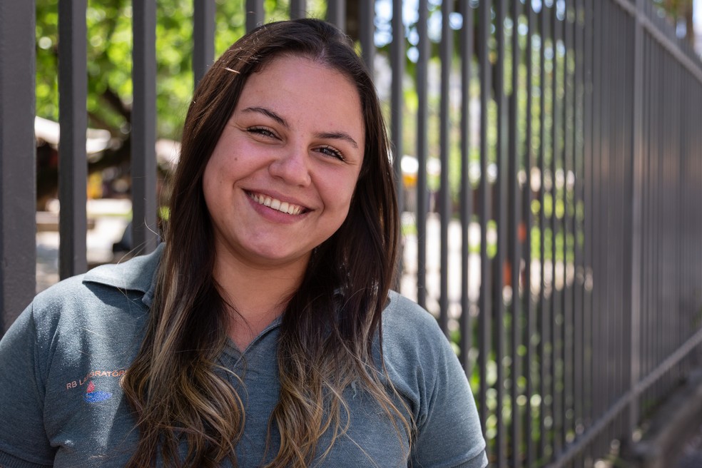 'Quem é o governador do Rio?': Monica Raissa dos Santos, que trabalha com coleta de sangue, responde — Foto: Júlia Aguiar