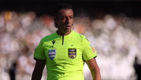 Raphael Claus representou o Brasil na última Copa e é um dos árbitros mais premiados do país