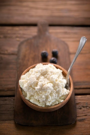 Como fazer queijo cottage caseiro? Aprenda receita simples e nutritiva para o dia a dia