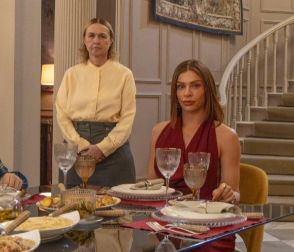 'Três Graças': Helga tem ligação misteriosa com Arminda. Entenda