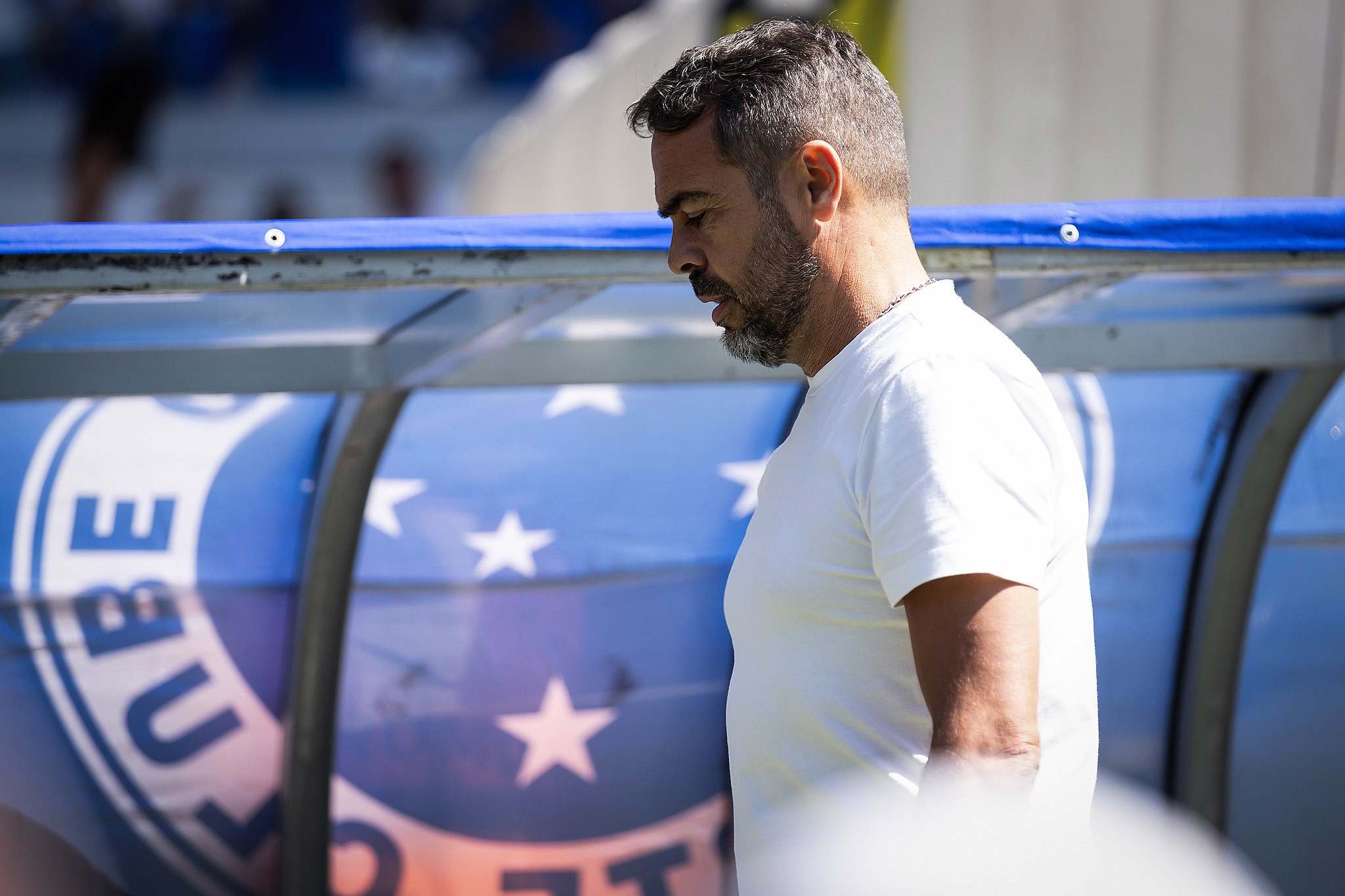 Cruzeiro mantém respaldo a Artur Jorge após nova eliminação - QTU Questões do Universo