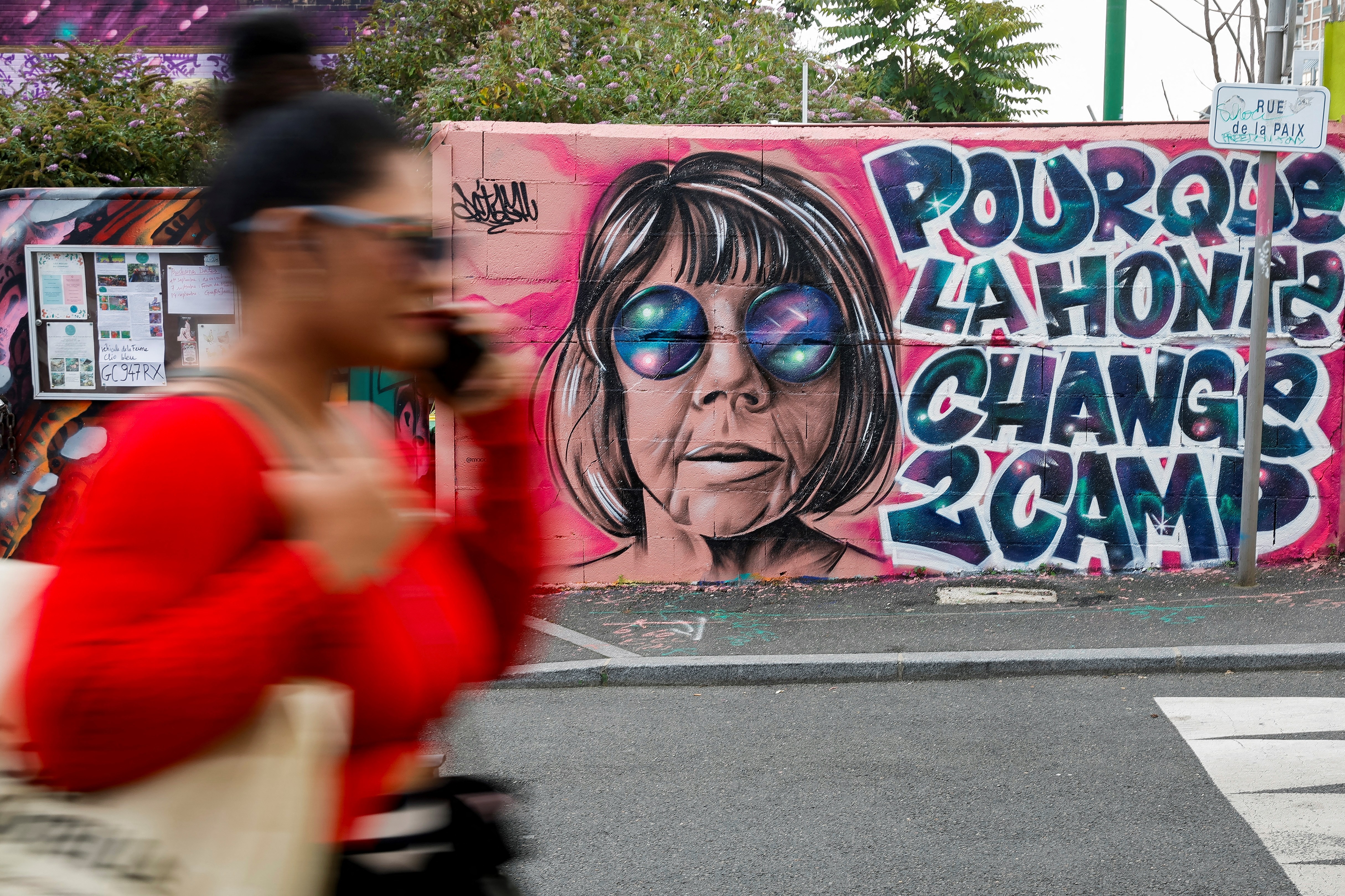 Marchas para denunciar violência contra mulheres reúne milhares na França