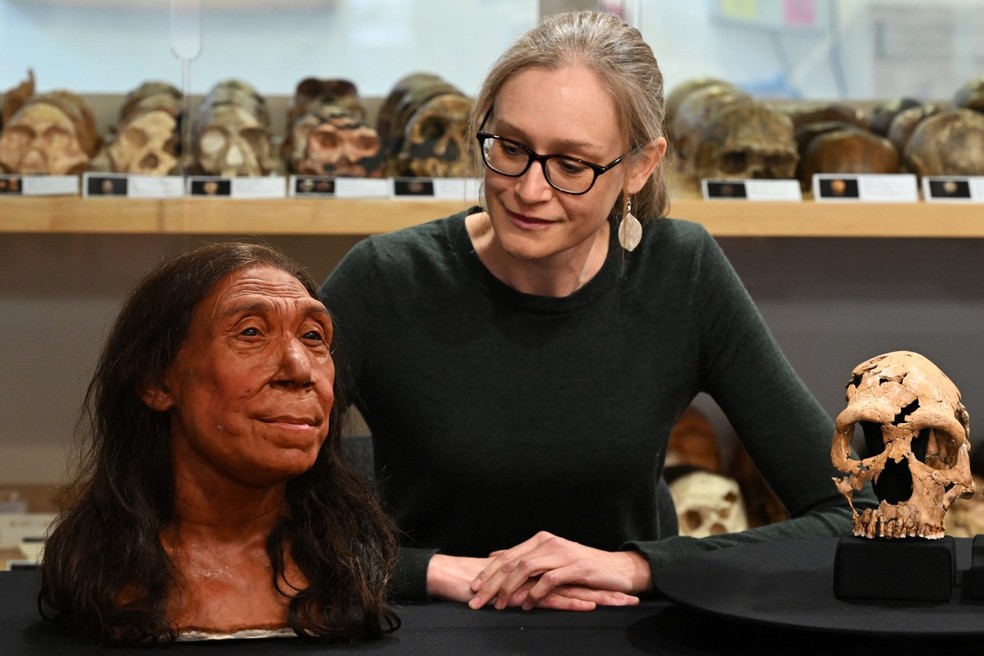 Cientistas reconstroem rosto de mulher neandertal de 75 mil anos na ...