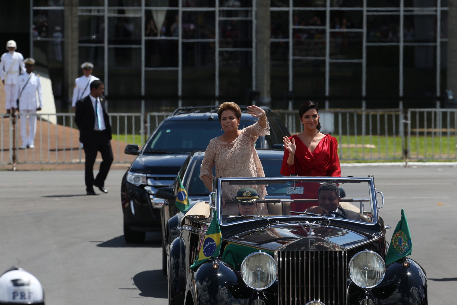 Divorciada, Dilma Roussef desfilou ao lado da filha Paula nas duas posses – em 2011 e 2015 — Foto: Ailton de Freitas/Agência O Globo