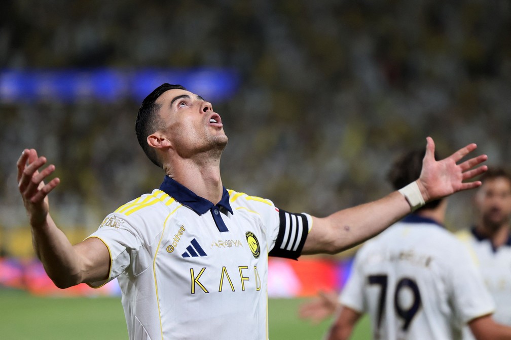 Cristiano Ronaldo foi às redes duas vezes em jogo do título do Al-Nassr — Foto: Fayez NURELDINE / AFP