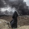 Cenas apocalípticas de bombardeios, como a ocorrida no domingo em um depósito de petróleo na região de Teerã, contribuíram para o pessimismo de muitos iranianos em relação ao futuro de sua nação - Arash Khamooshi / New York Times