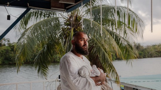 Um ano após ser libertado, ex-prisioneiro de Guantánamo, antigo mensageiro da al-Qaeda, vive nova vida em Belize 