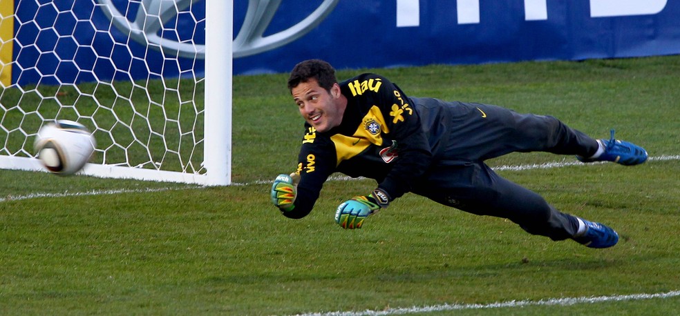 Júlio César em uma de suas passagens pela seleção brasileira — Foto: Ivo Gonzalez