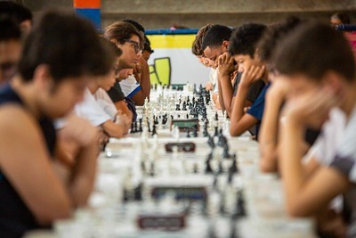 Entre estratégia e concentração, xadrez ganha força no Intercolegial - QTU Questões do Universo