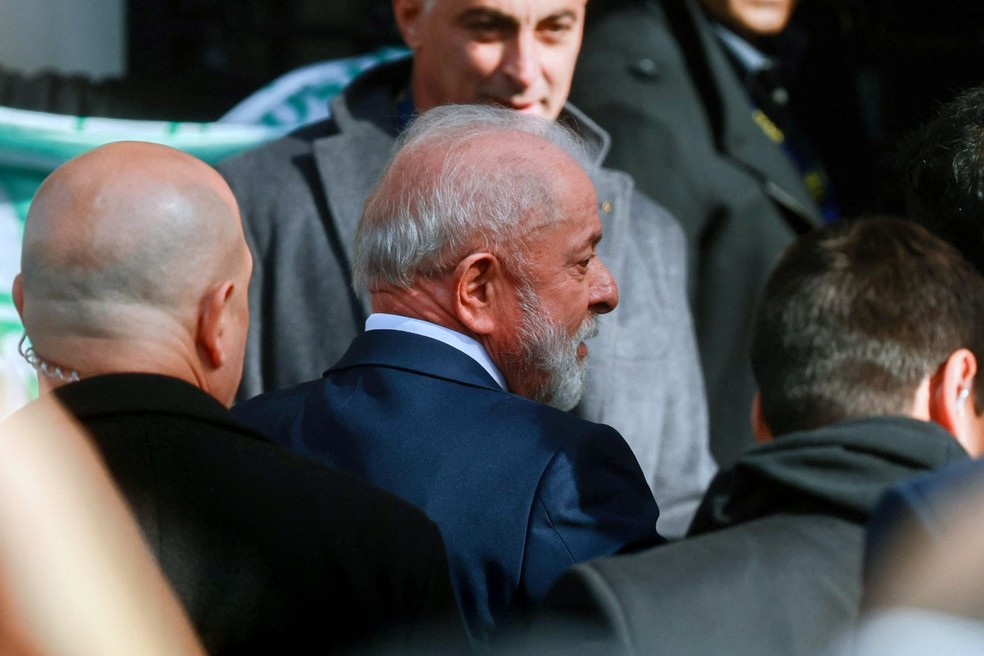 Lula visita a ex-presidente argentina Cristina Kirchner, em Buenos Aires — Foto: AFP
