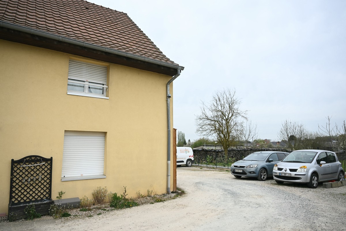 Menino de 9 anos mantido preso em van por mais de um ano na França não tomava banho desde 2024, dizem autoridades