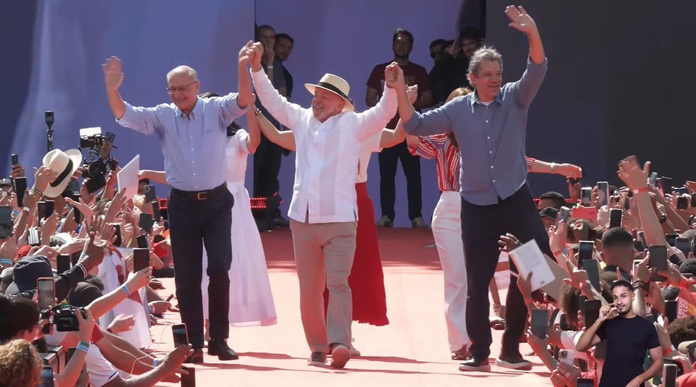 Geraldo Alckimin, Lula e Haddad em evento em São Bernardo — Foto: Reprodução/PT/YouTube