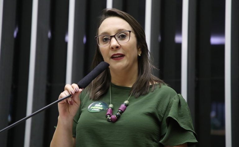 Podemos deve anunciar neutralidade na eleição, apesar de investida de Flávio