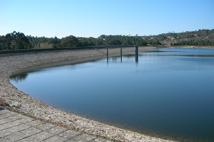 Portugal entra em zona de alerta hídrico e país corre risco de ficar sem água em meio a onda de calor, aponta levantamento