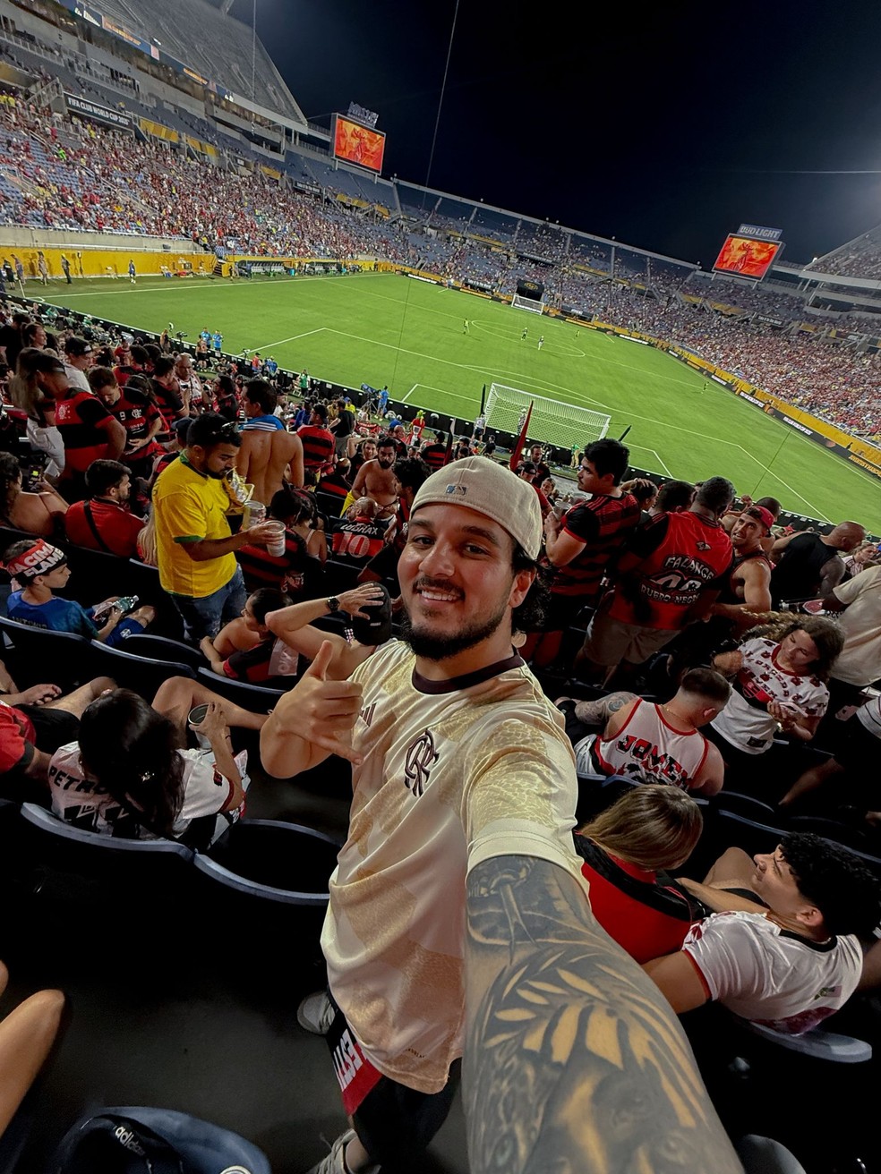 Vinicius, torcedor do Flamengo, em jogo em Orlando — Foto: Arquivo Pessoal
