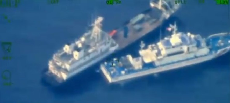 Navios colidem no Mar da China