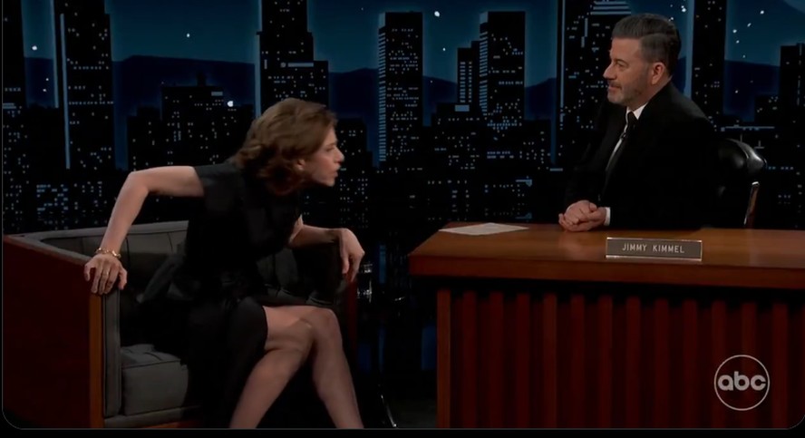 Fernanda Torres no talk show de Jimmy Kimmel