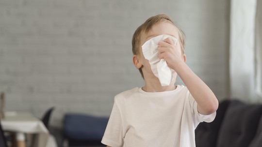 Crianças alérgicas correm mais risco de desenvolver outras alergias; entenda