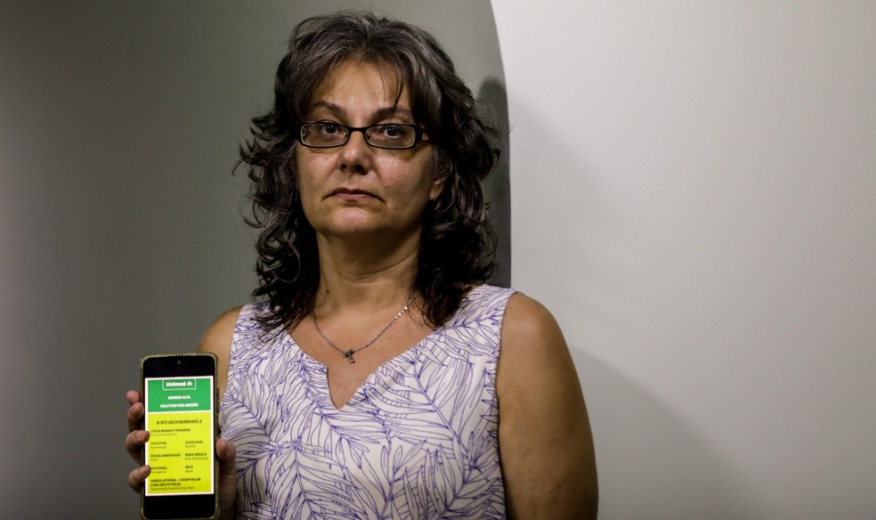 Lucia Maria Panarra paga o plano, mas tem recorrido a consulta particular — Foto: Gabriel de Paiva/agência O Globo