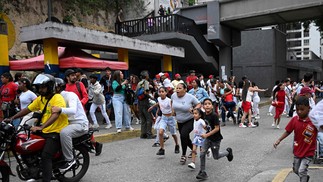 Os tremores foram sentidos até na Colômbia e no Brasil — Foto: Federico Parra/AFP