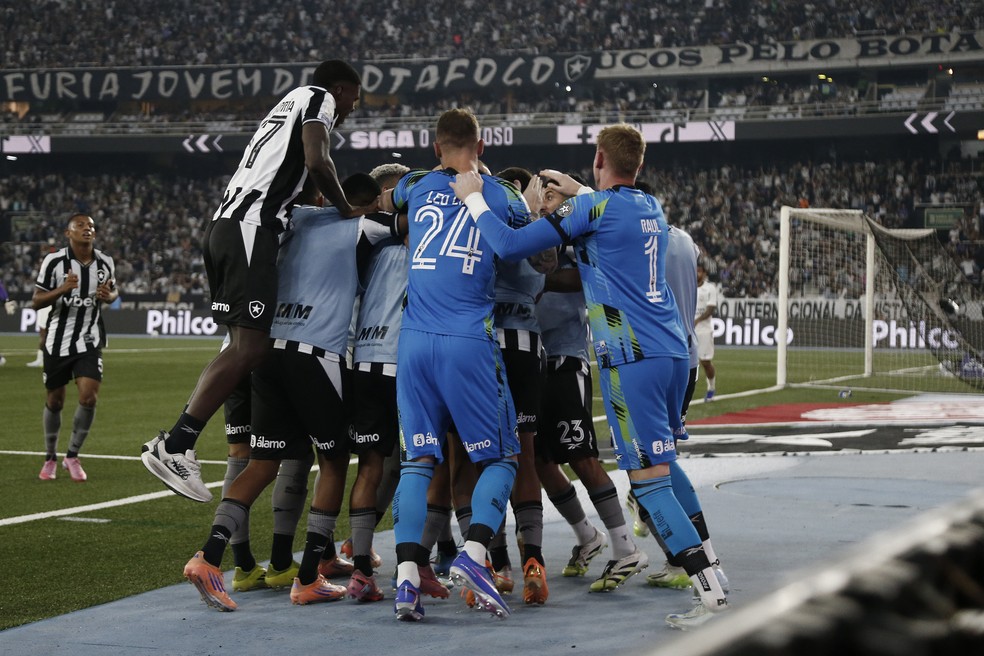 A equipe do Botafogo — Foto: Vítor Silva/Botafogo
