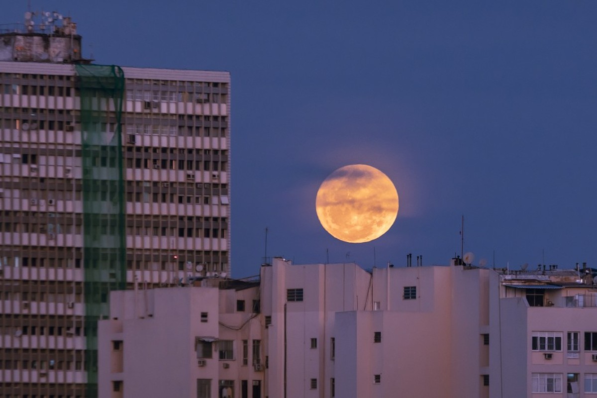 Superlua: veja fotos do fenômeno em várias cidades do mundo