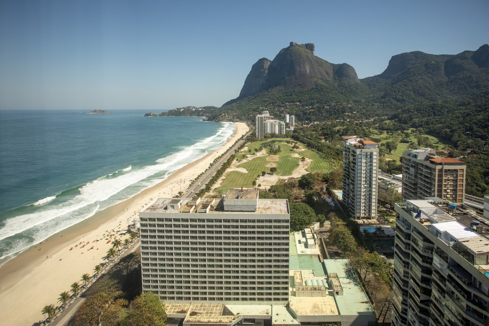 Mais visitantes e novos hotéis cinco estrelas: Rio ganha reforço no ...