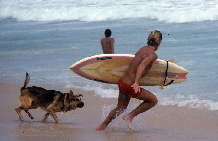Quer voltar no tempo? Veja mais de 30 fotos antigas do ver&atilde;o no Rio