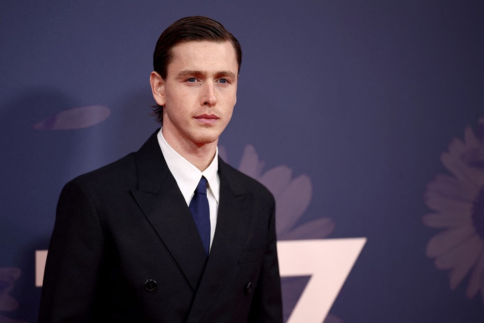 O ator inglês Harris Dickinson, em outubro de 2024 — Foto: Henry Nicholls/AFP