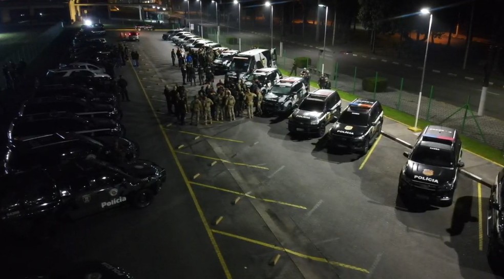 Operação da Polícia Civil, Militar e Gaeco, em 2024, mirou milícia do PCC que atuava em Guarujá — Foto: Divulgação