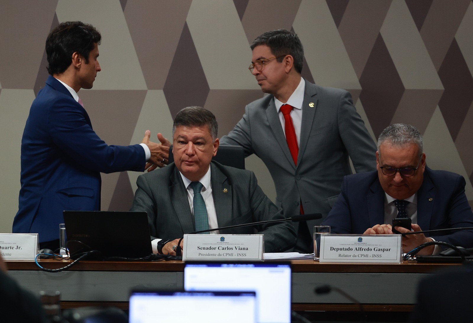 CPI do INSS chega a mil requerimentos protocolados em menos de uma semana