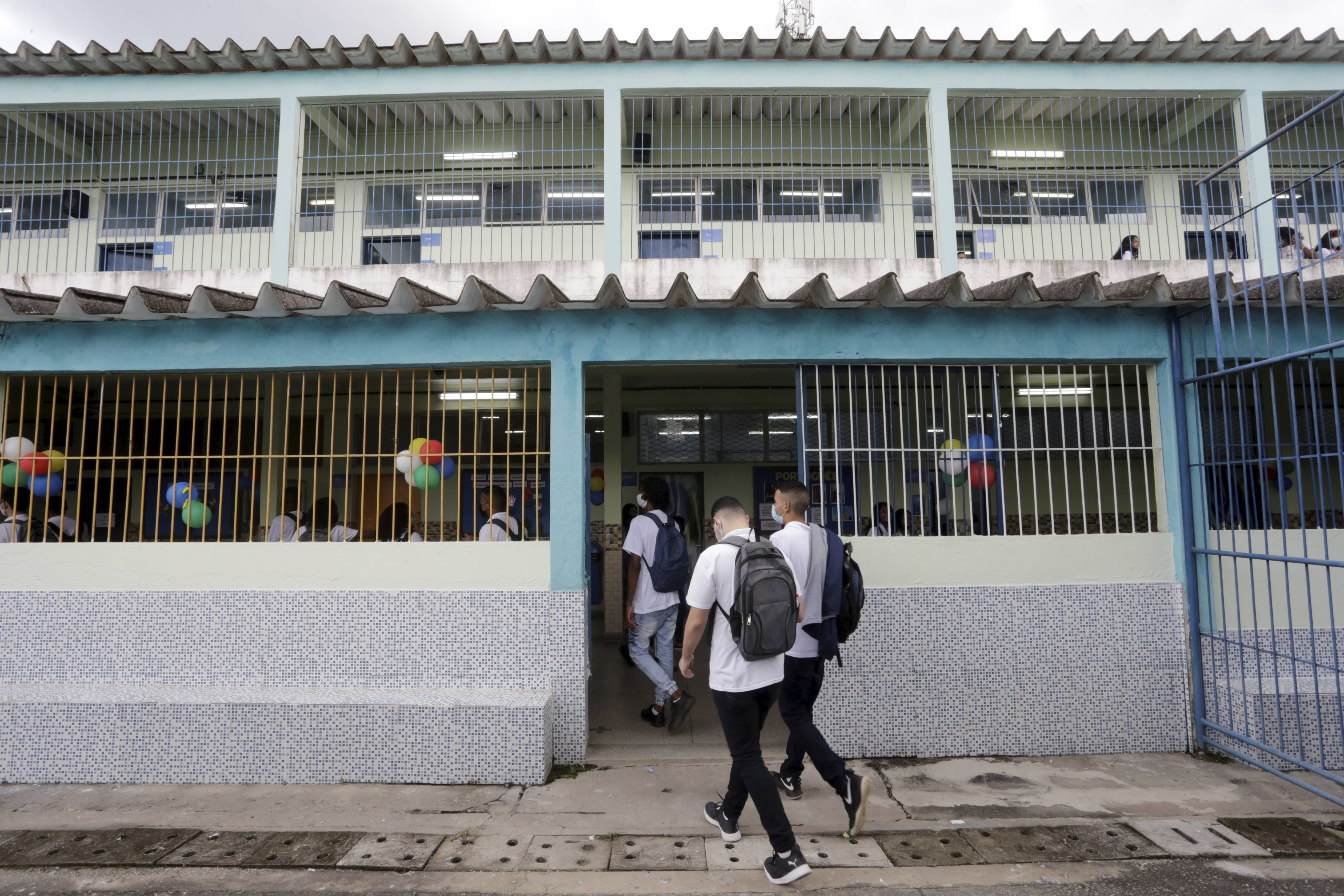 Aprendizagem no Rio cai para a menor do país, mas estudantes são mais aprovados, e Ideb aumenta - QTU Questões do Universo