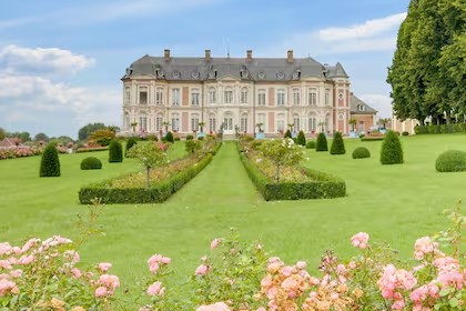 Quanto custa comprar um castelo histórico na França ocupado por alemães na Segunda Guerra Mundial