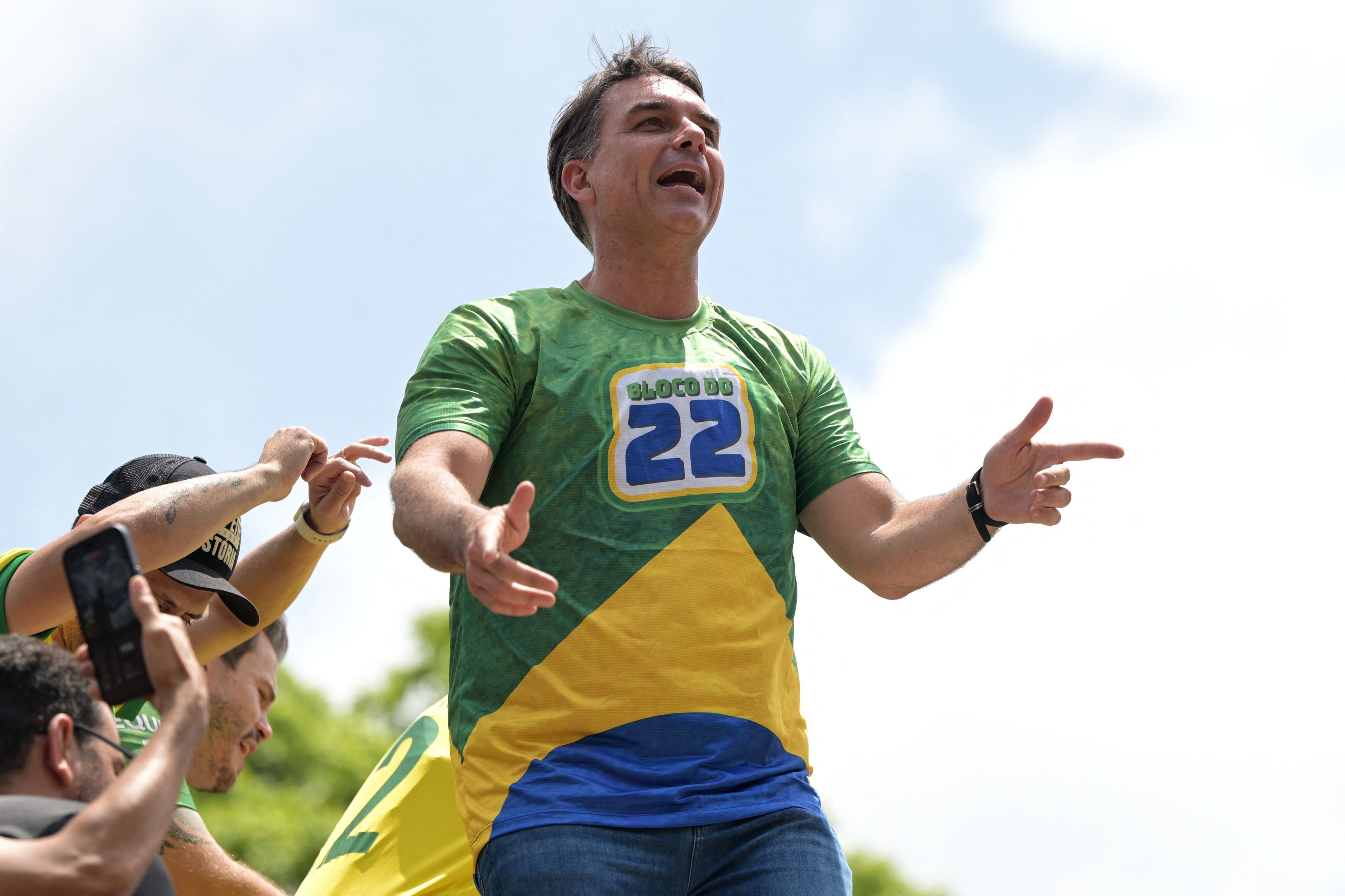 Se vencer, Flávio usará faixa presidencial como escudo contra investigações - Foto