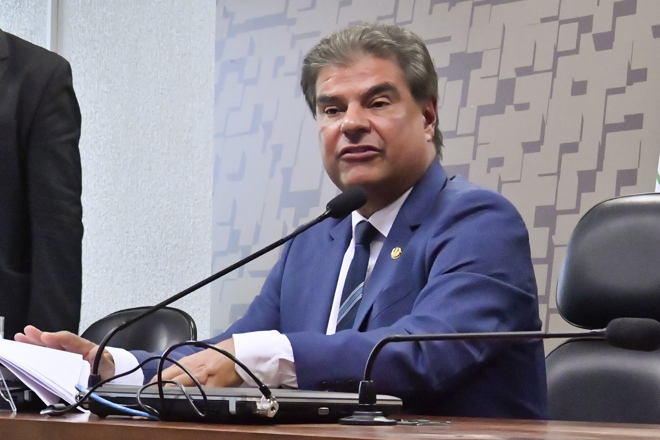 Comissão do Senado vai chamar representante dos EUA no Brasil após Trump designar CV e PCC como terroristas