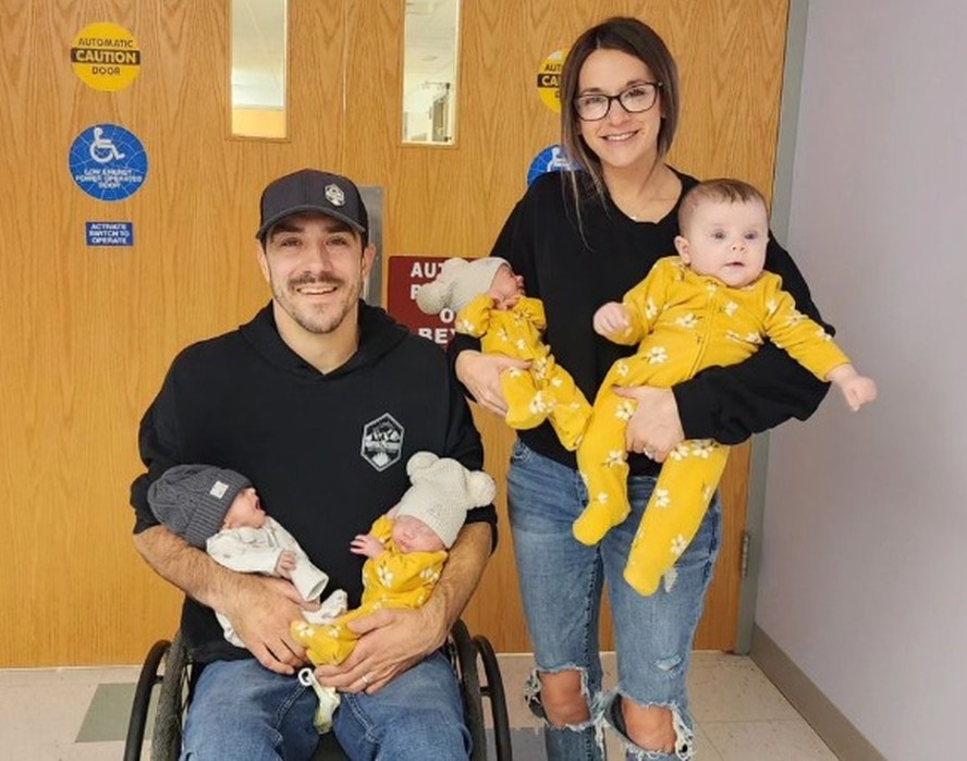Zac e Brittany Wolfe se tornaram pais de quatro bebês em meses