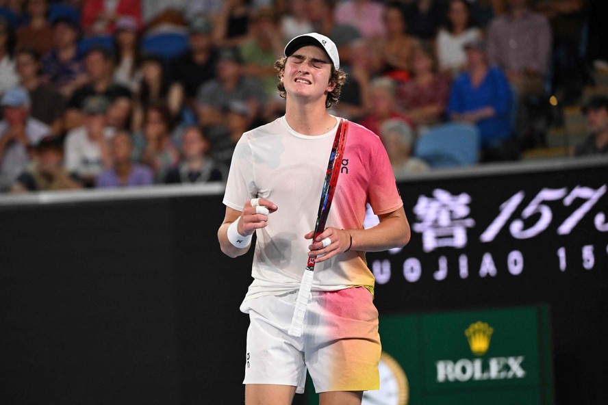 João Fonseca encara Rublev na estreia do Australian Open; acompanhe ao vivo