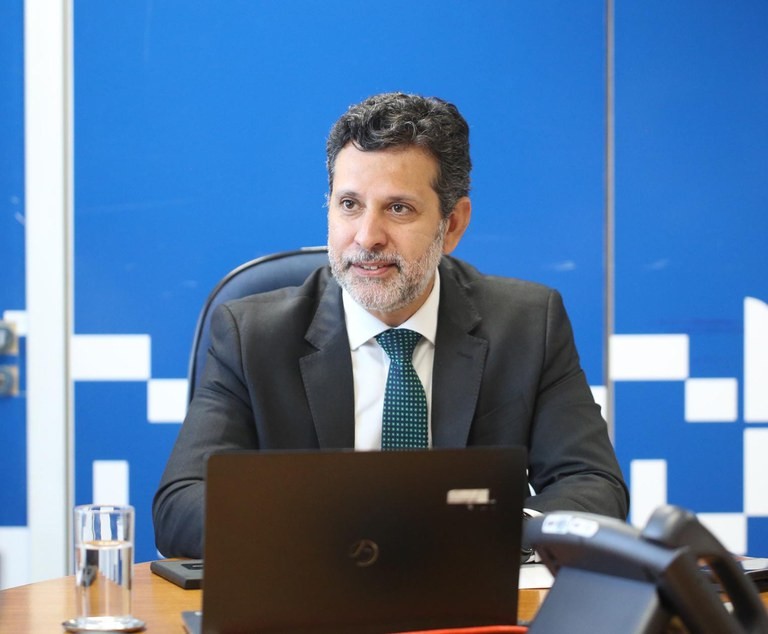 Entrevista: 'Brasil precisa de 15 mil escolas e 3,8 mil creches para suprir demanda de tempo integral', diz ministro