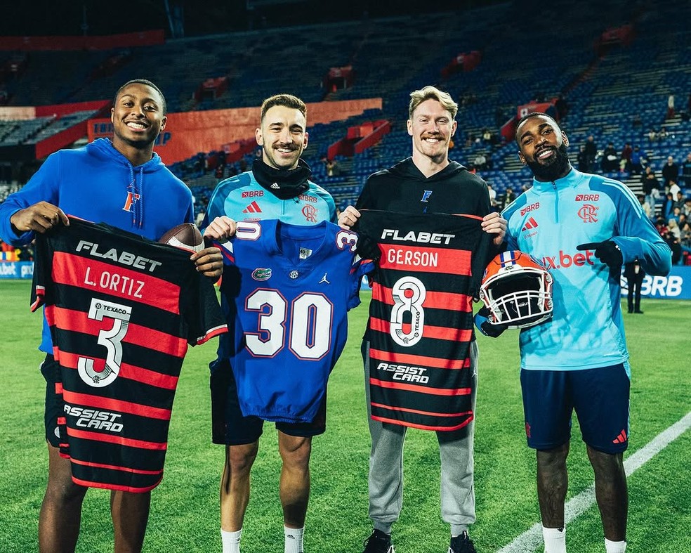 Patrocínio nas costas da camisa do Flamengo — Foto: Reprodução/Redes sociais